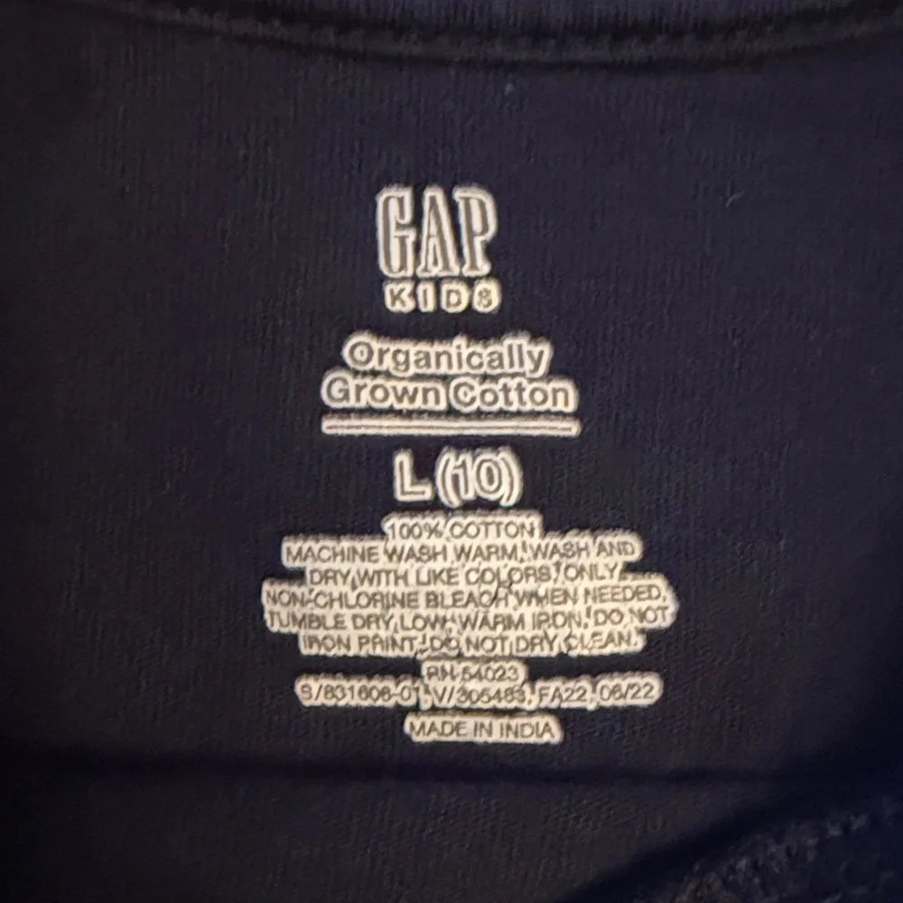 Pair of Gap tees